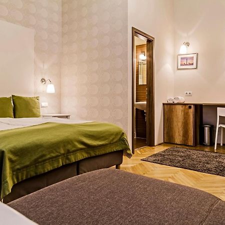The Cream Bed and Breakfast Boedapest Buitenkant foto